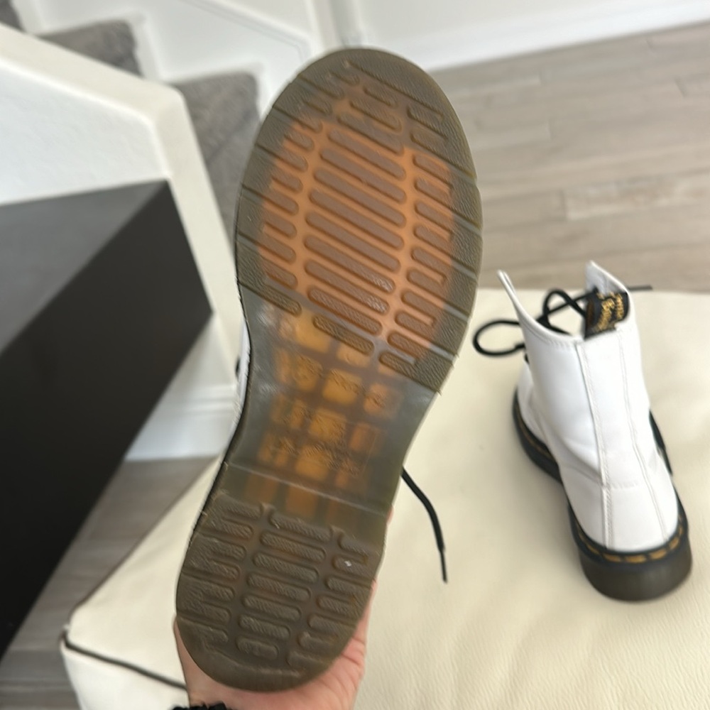 Women’s Doc Martens View 4